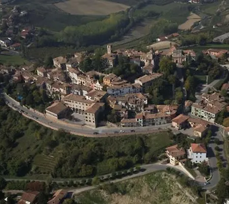 Dimora San Sebastiano Bed & Breakfast Neive